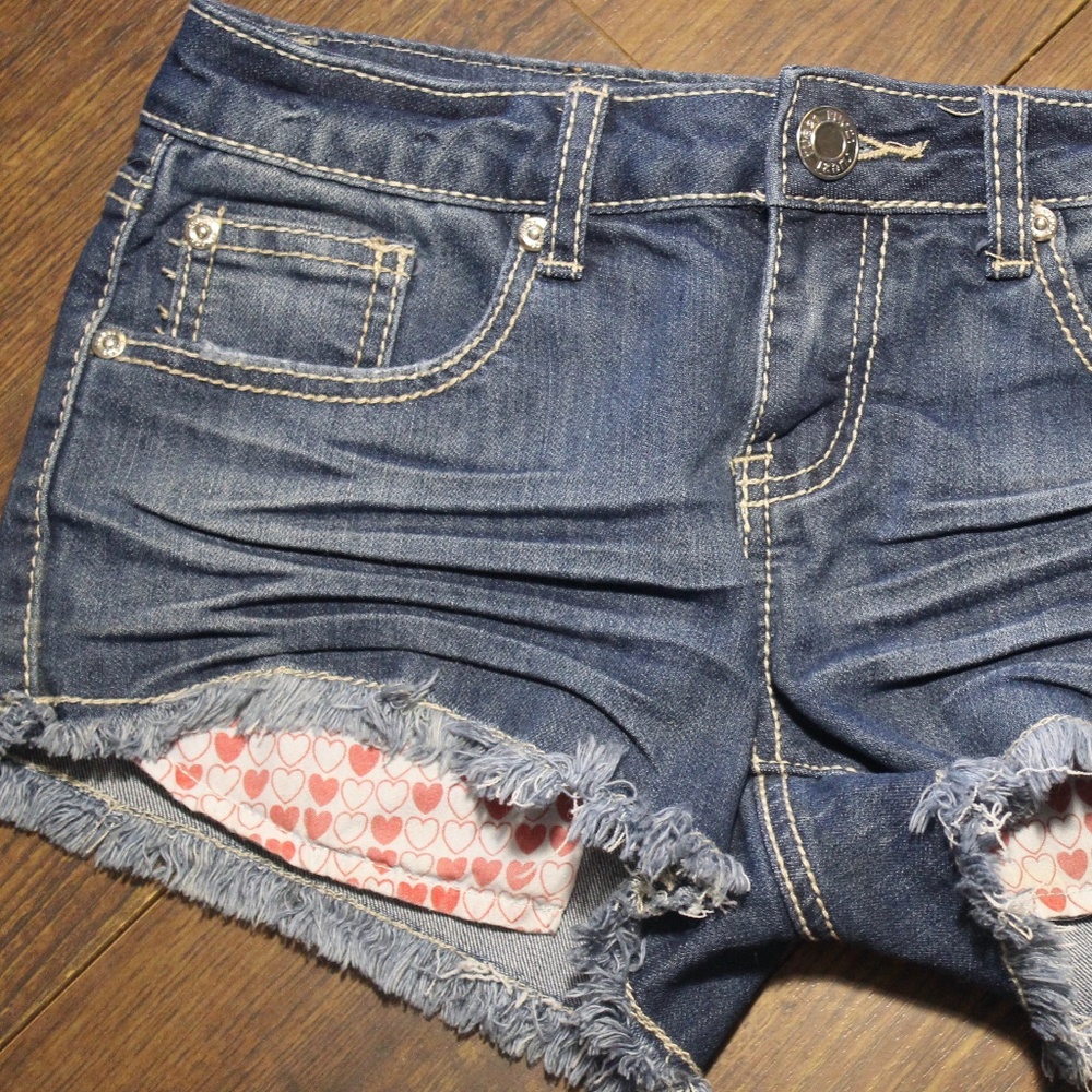 Cute Rue 21 Denim shorts - size 1/2 -